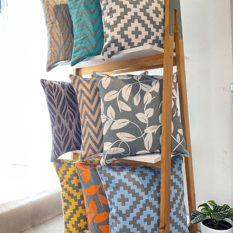 Cojines decorativos de 45 x 45 cms.